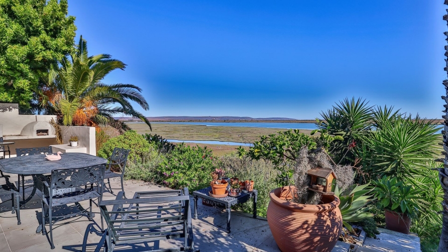 To Let 3 Bedroom Property for Rent in Port Owen Western Cape